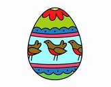 Uovo di Pasqua con uccellini